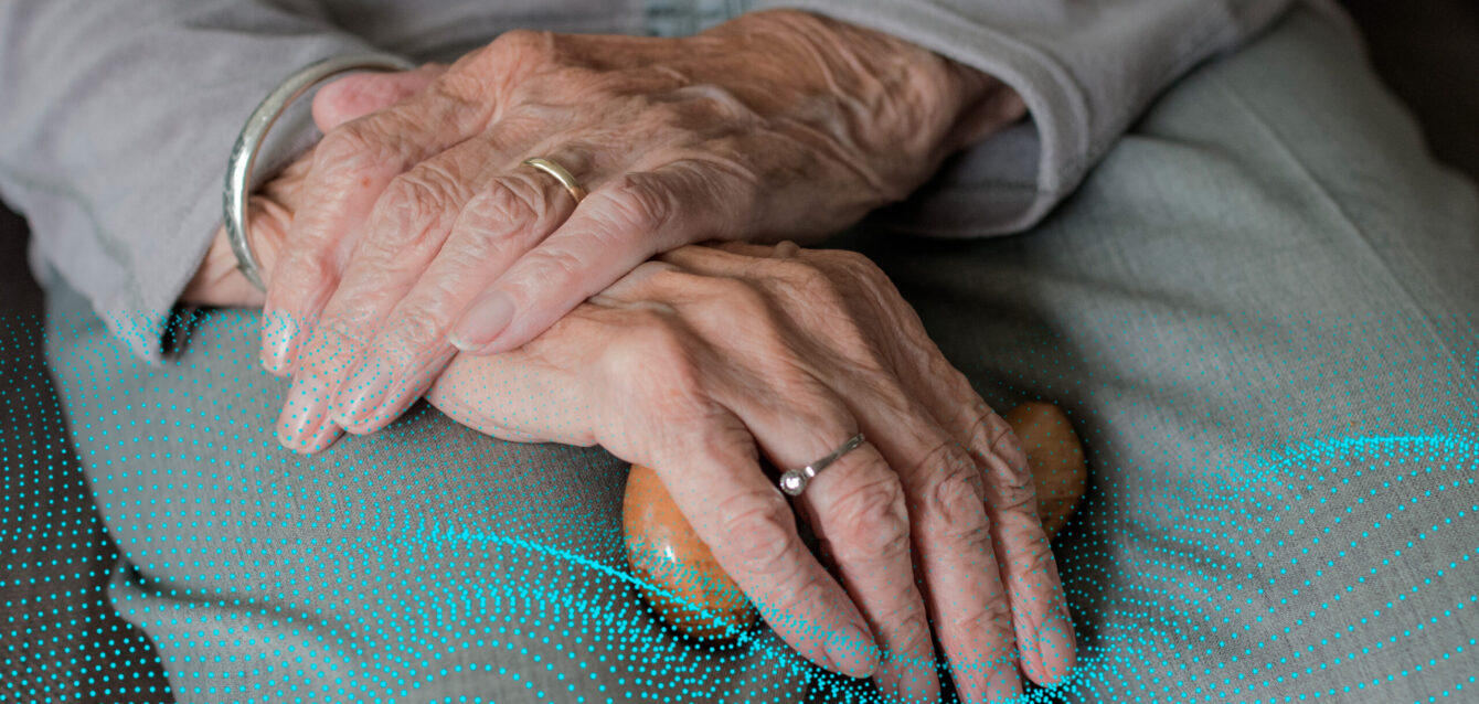 hand-3666974 hand-3666974